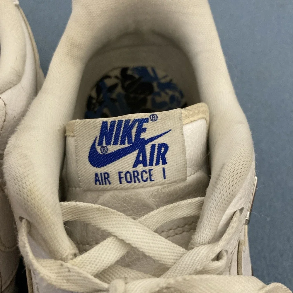 Nike Women's White Air Force 1 '07 LX Sisterhood‎ 